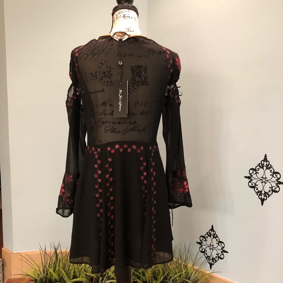 NWT For Love and Lemons Embroidered Dress Size M - Picture 6 of 8